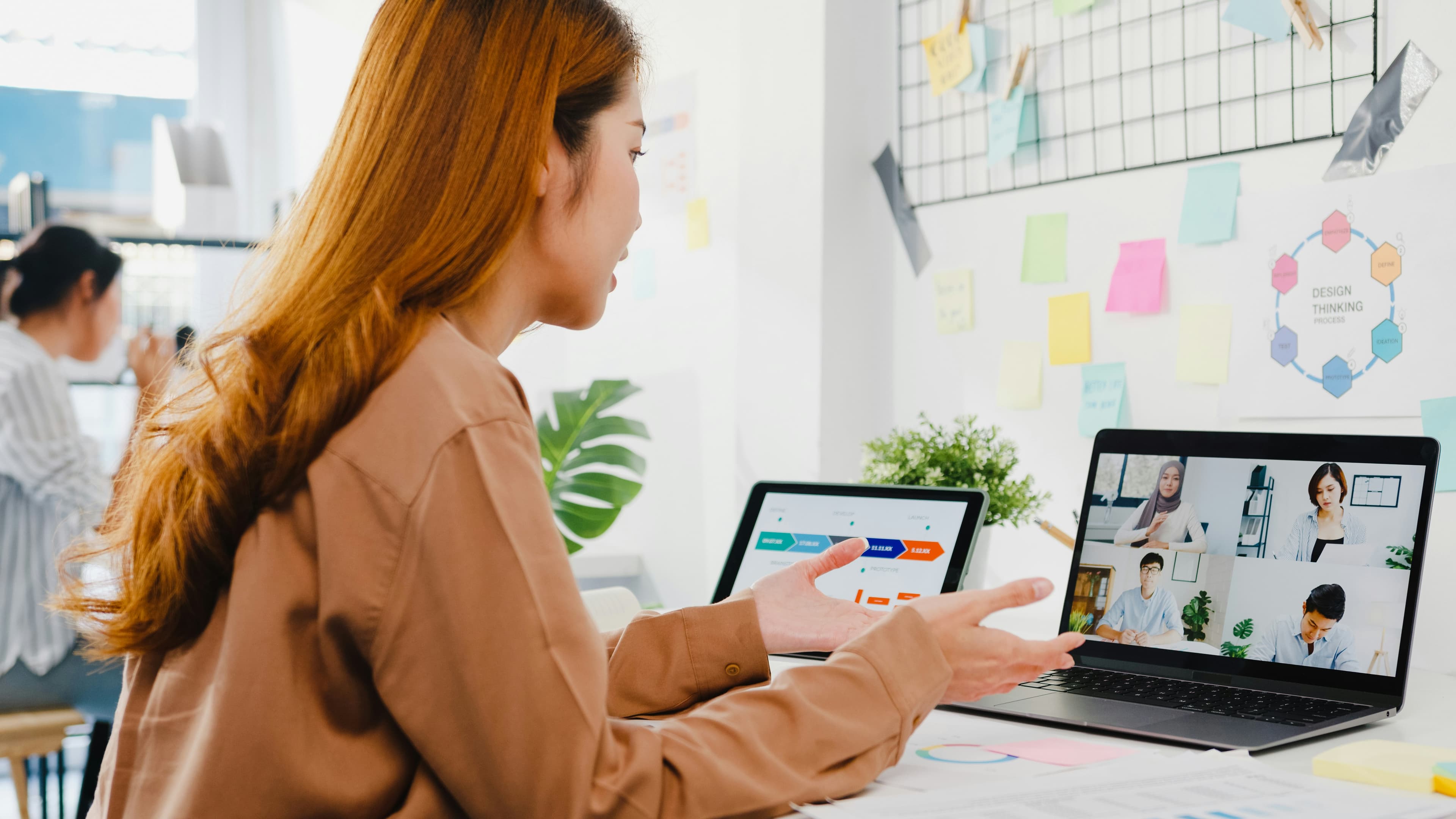Should You Hire a Supply Chain Manager or Bring In a Consultant?